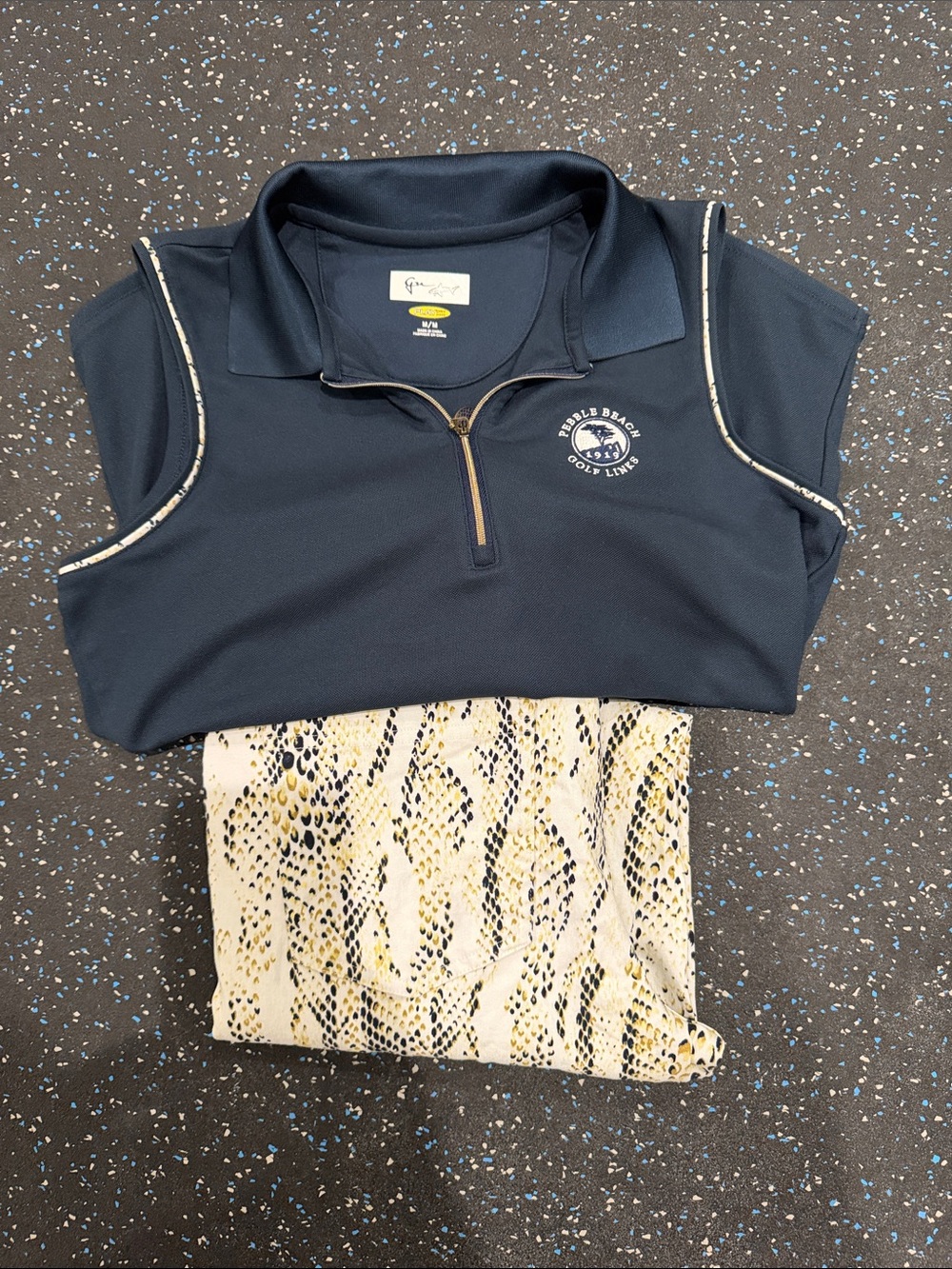 Greg Norman Womens Pebble Beach golf shirt size M  and stretch size 6 pants set